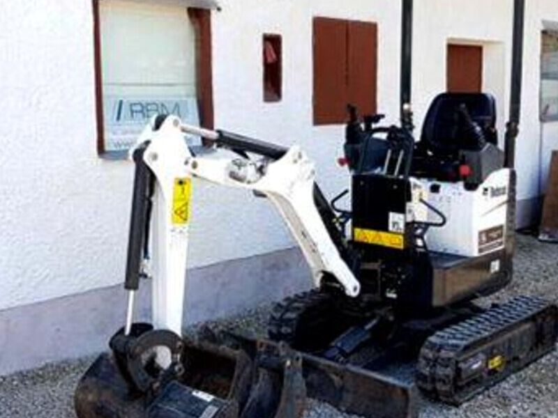 Bobcat E10 TRITON Lima