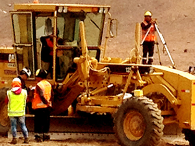 TRACTOR Caterpillar 135H RENTRAC San Isidro
