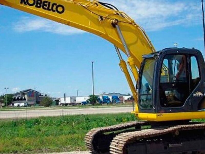 Retroexcavadora Kobelco RENTRAC San Isidro