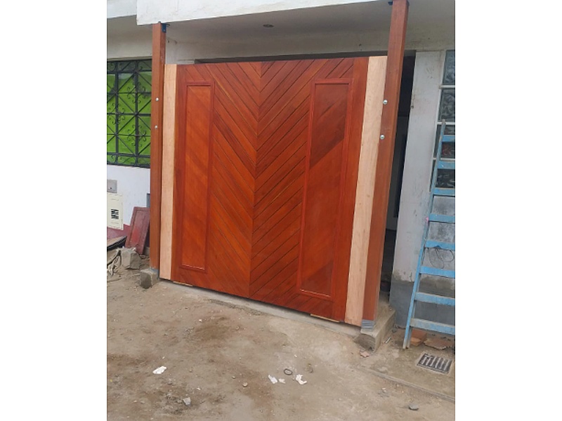 Puerta madera Perú