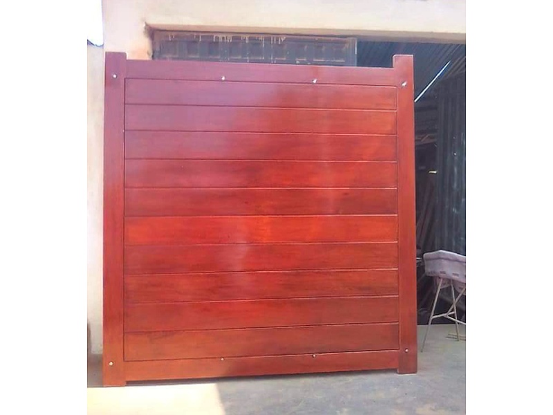 Puerta madera Perú