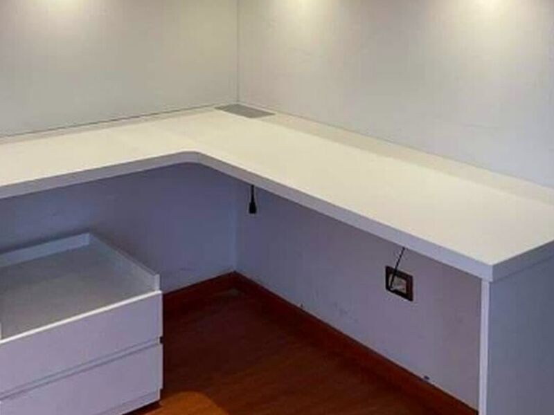 Escritorio en L Perú