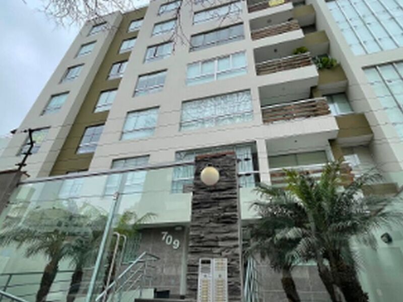Inmobiliaria edificio Moderno Peru