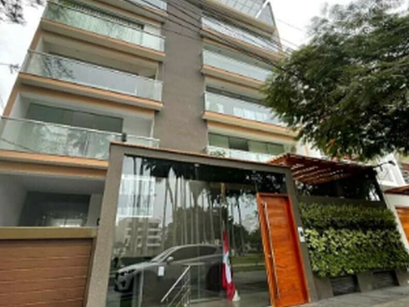 Inmobiliaria con garaje Peru
