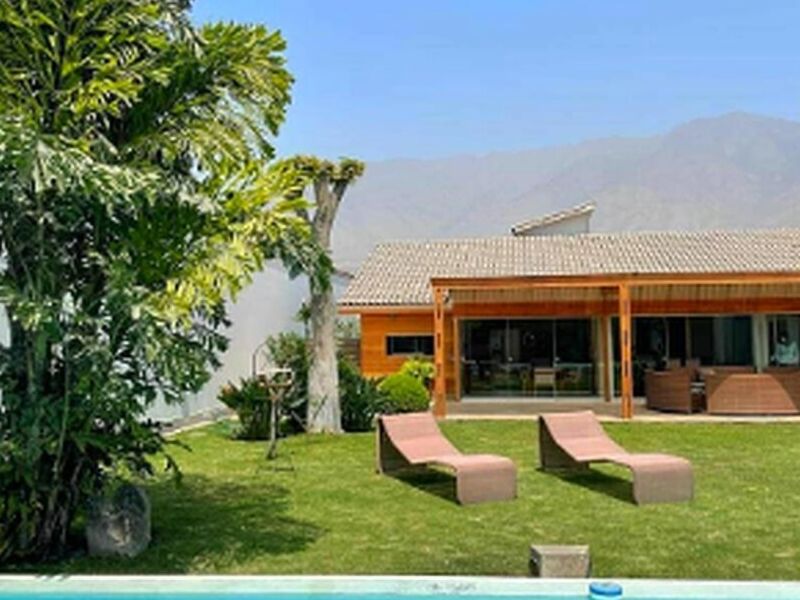 Inmobiliaria con alberca Peru