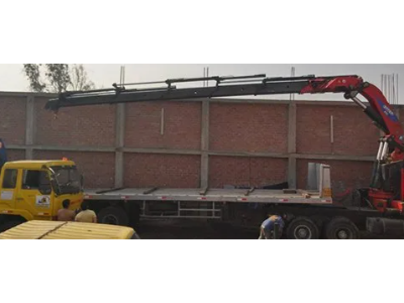 Grua articulada de 22 tns Peru 