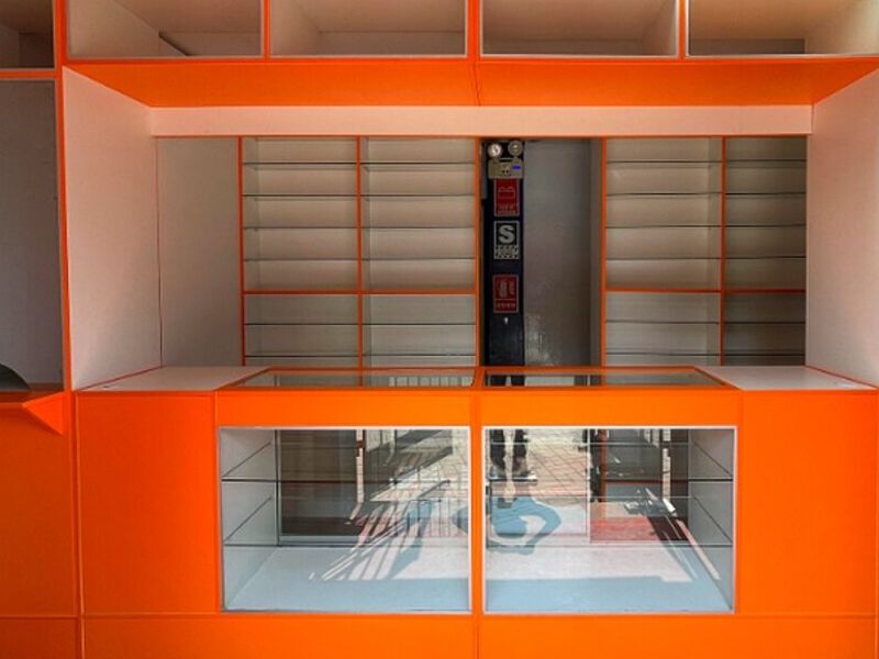 Mueble de cocina naranja Perú