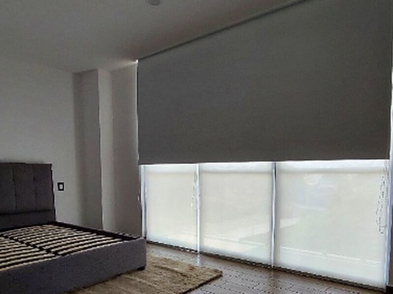 Cortina enrollable gris Lima 