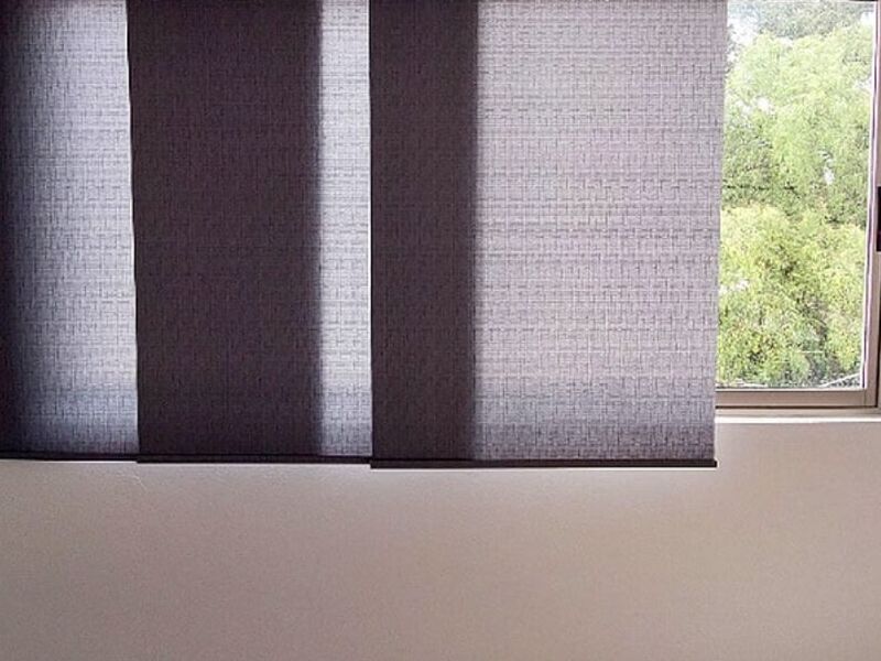Cortina panel japones negro Lima 