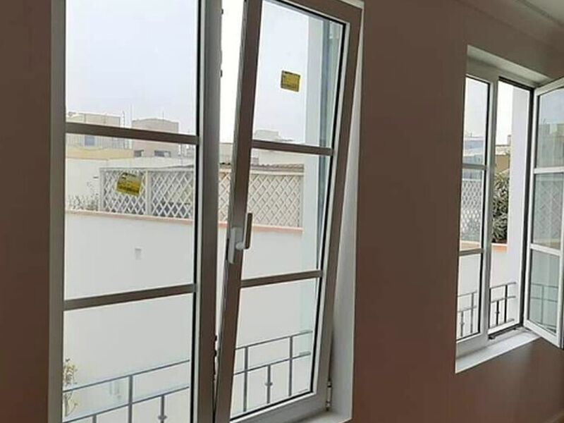 Ventana batiente Perú