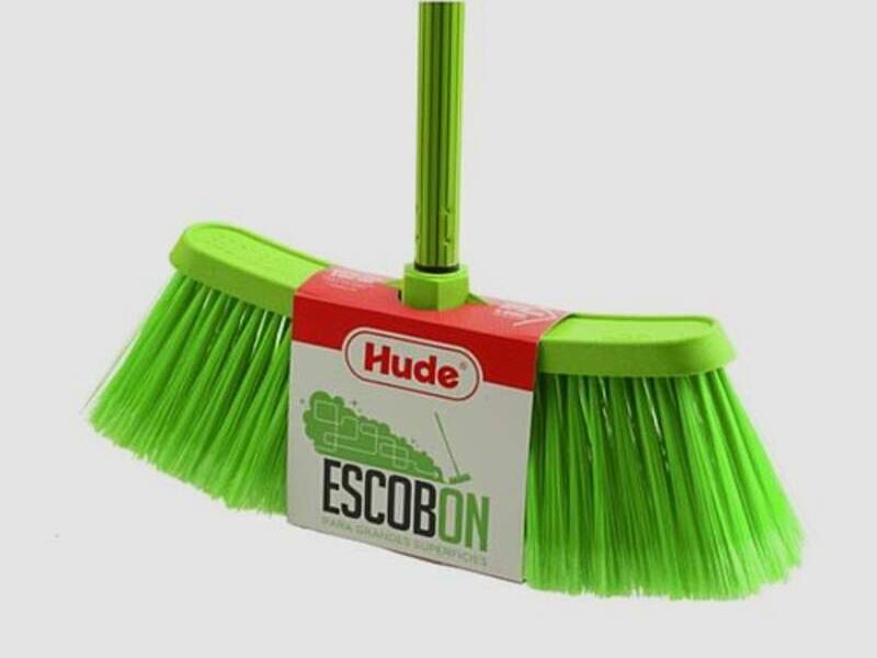 Escoba plástica Perú
