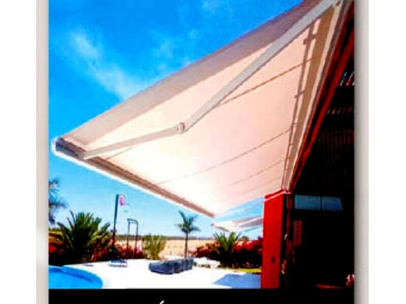 Toldo retractil cofre Peru