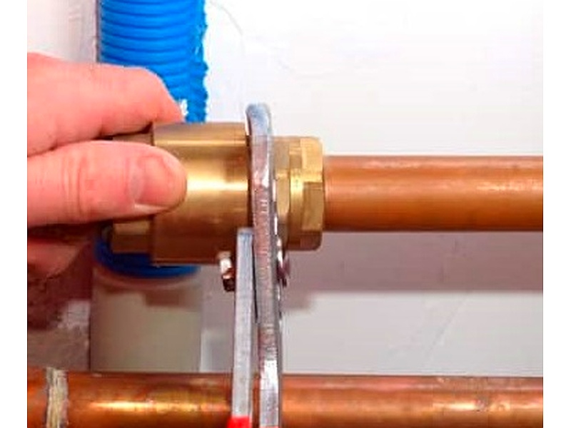 Instalación tubería agua caliente Peru