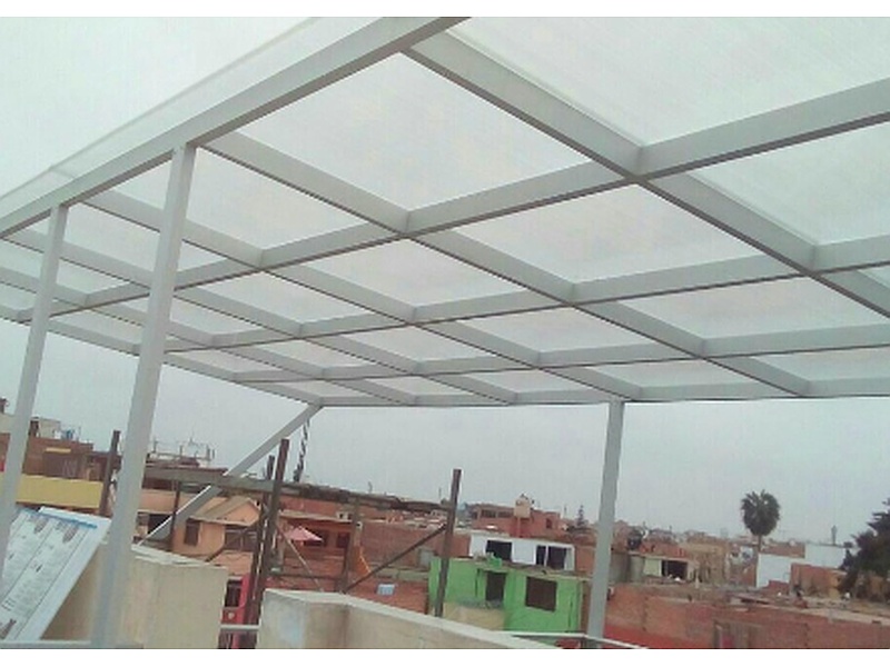 Construcción techo trasparente Peru