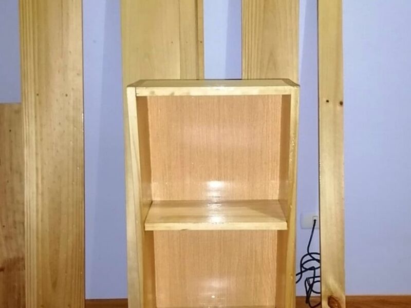 Estantería de Madera Cusco