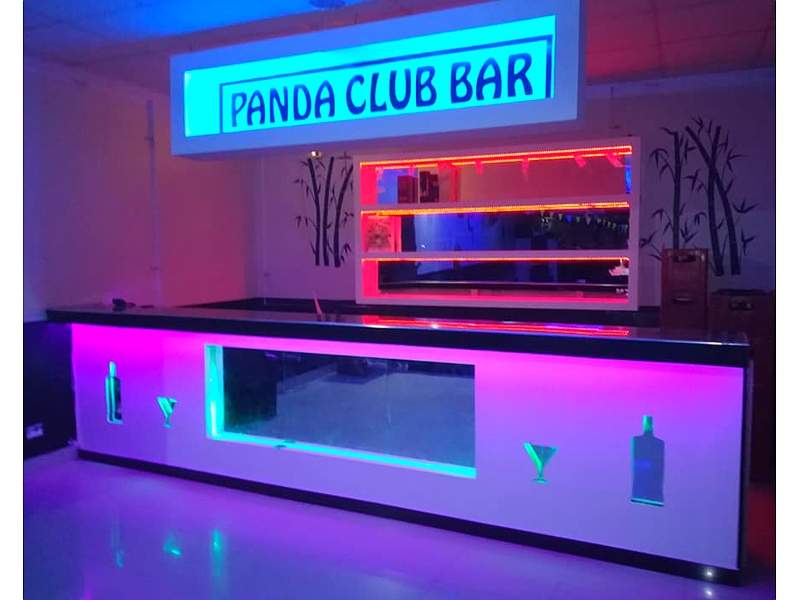 Mueble para señal de bar Peru