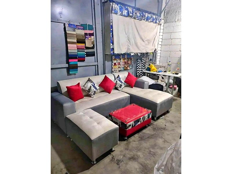 Sala beige y gris brillante Peru