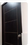 Puerta de madera fina