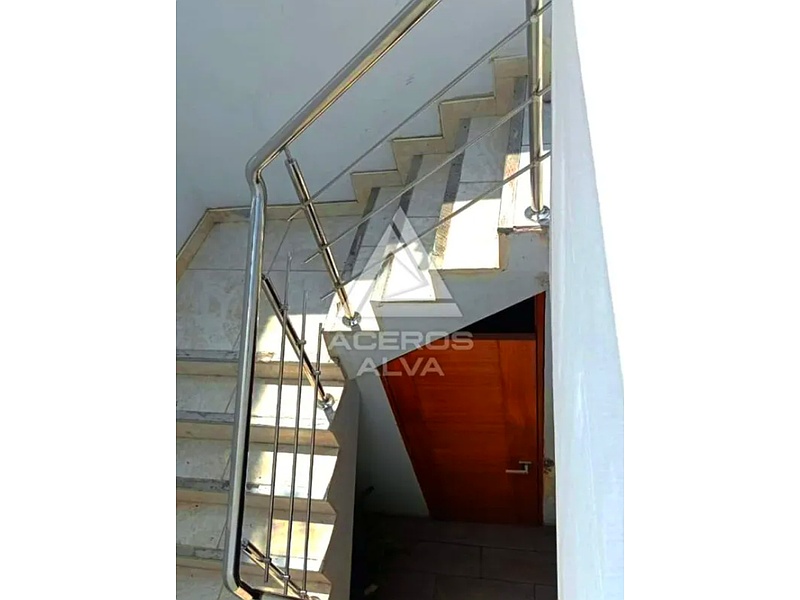 Baranda de aceropara escalera exterior Perú