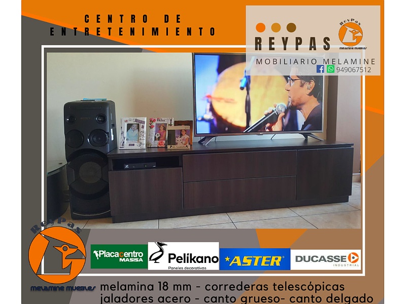 Rack de tv de madera de nogal Peru