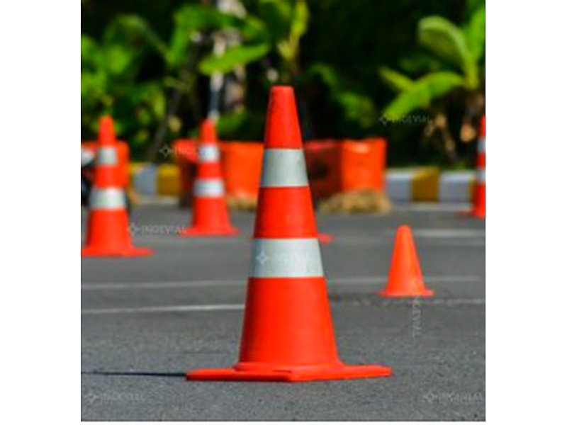 CONOS DE SEGURIDAD VIAL PERÚ