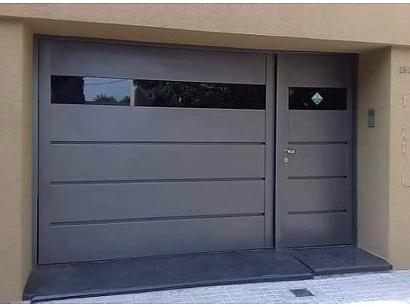 Puerta Garaje Motorizada de Aluminio