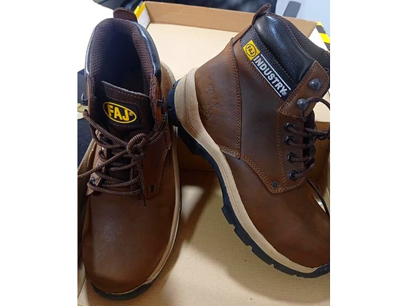 BOTIN DE SEGURIDAD CAFE PERU