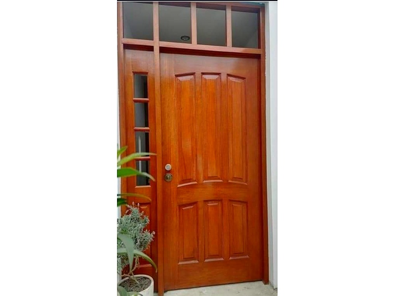 Puertas Madera Marrón Perú
