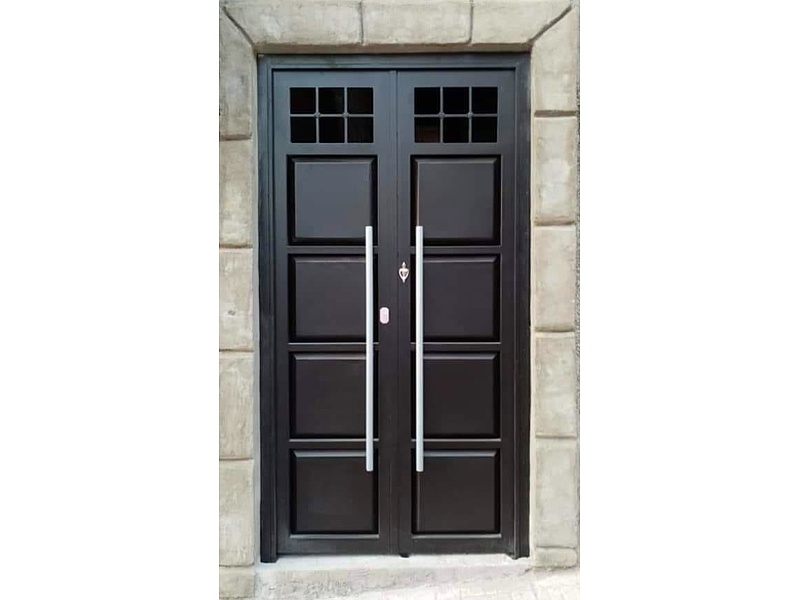 Puertas Madera Negro Perú