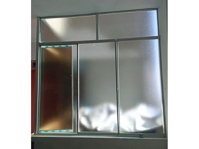 Ventanas De Aluminio Plateada  Perú