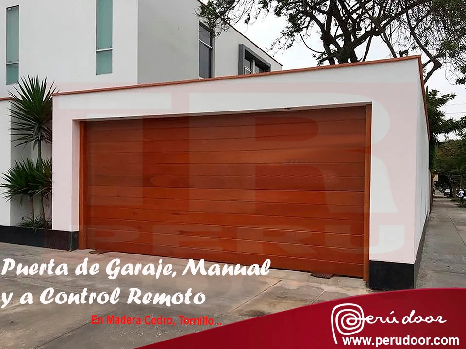 Puerta de madera sólida