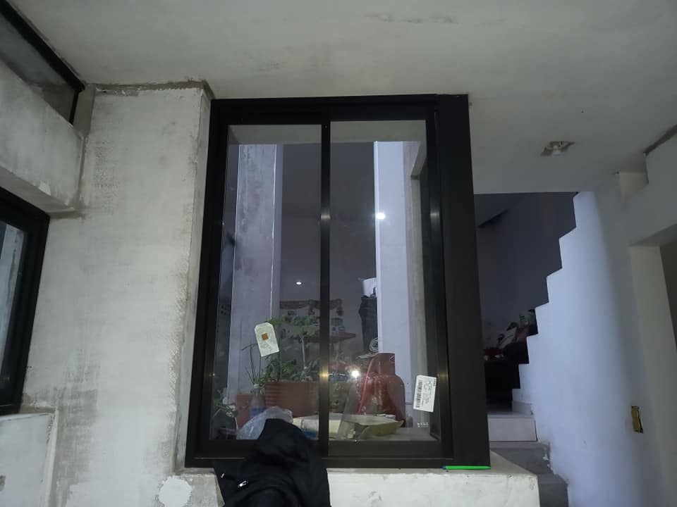 Ventana con despliegue superior