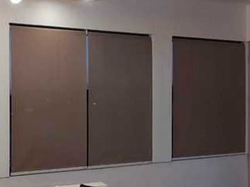 Cortina enrollable beige Arequipa