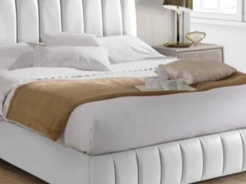 Cama moderna colores claros Perú