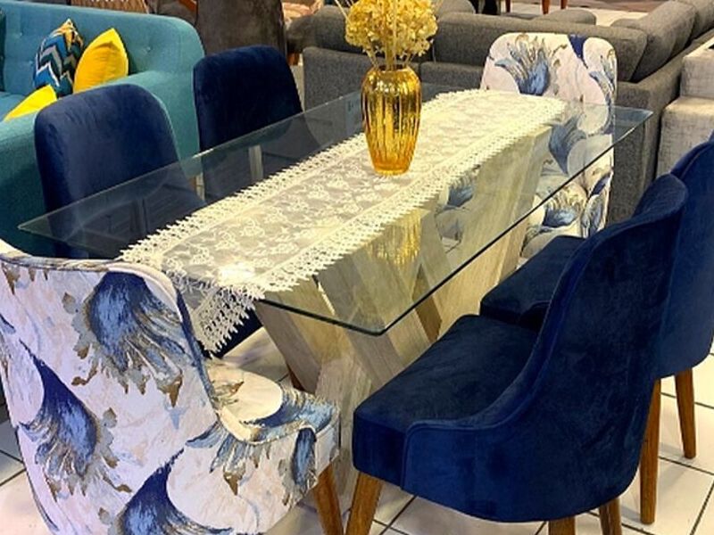  Mesa de comedor de vidrio Perú