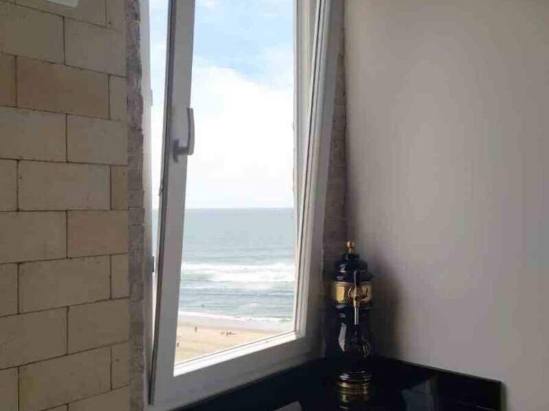 ventana Oscilobatiente en Lima