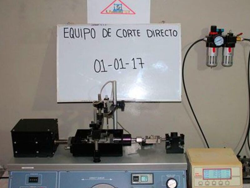 Ensayos Laboratorio: Equipo de Corte Directo