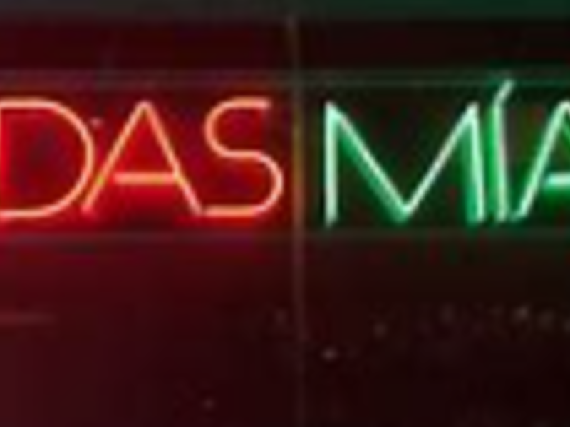 Rotulos neon, Breña Perú