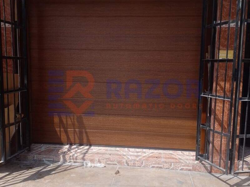 Puertas Garaje Segura Madera Perú