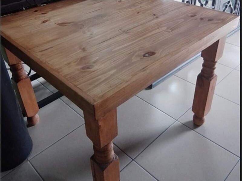 Mesa de Sala Perú
