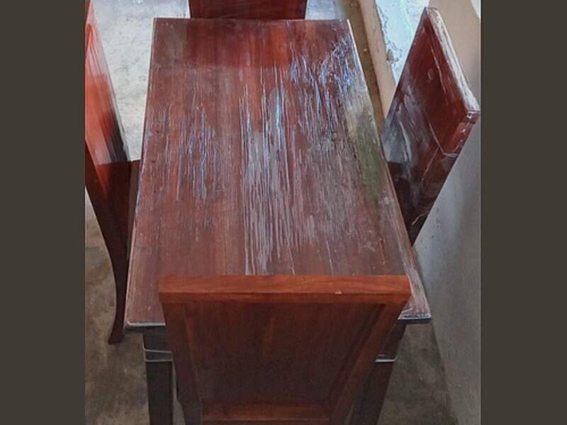 Mesa de comedor Perú