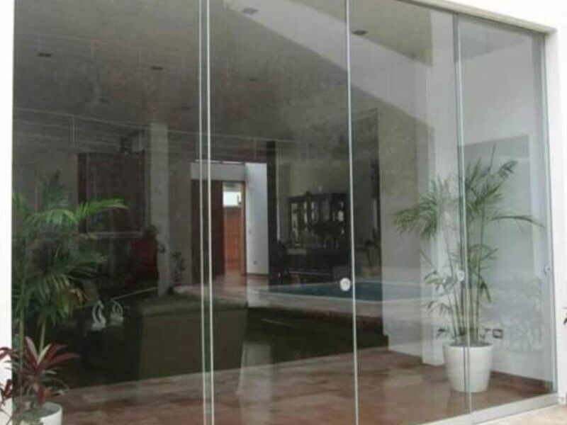 PUERTA DE VIDRIO TEMPLADO EN Lima