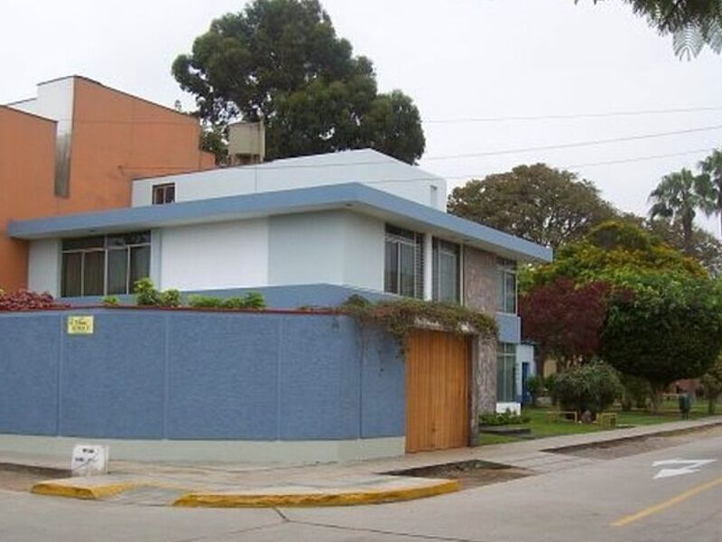 Inmobiliaria colores opacos Peru