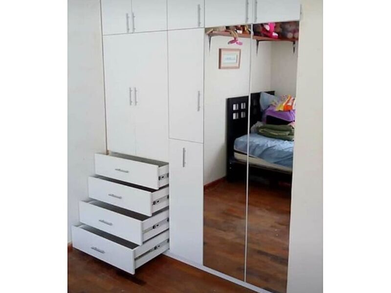 closet blanco con espejo Lima