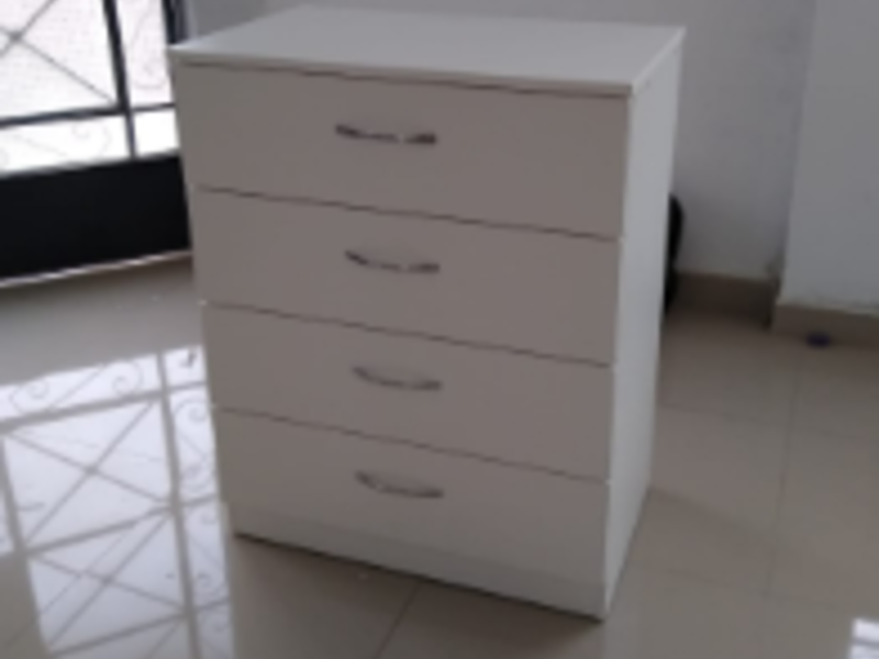 Cómoda de 4 Cajones Peru