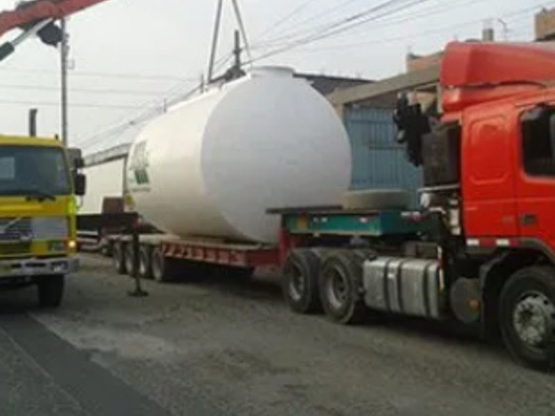 TRailer GRua cama Baja Peru 