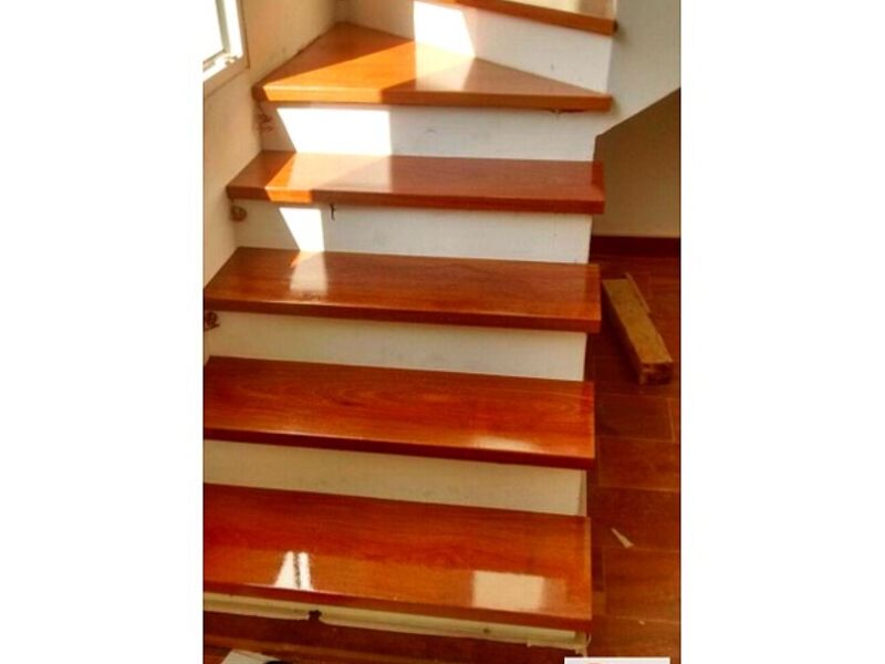 Escalera madera Perú