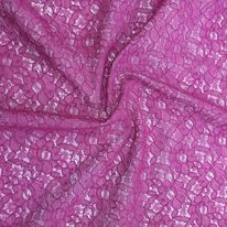 Persianas de encaje rosado