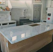 Mesones de porcelanato líquido