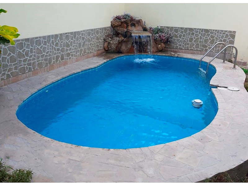 Piscina Ovalada Perú